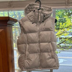 Columbia Puffer Vest in white